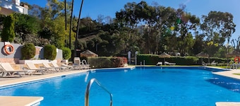 El Lago | Pool - terrace - golf
