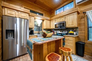 Fridge, microwave, oven, stovetop - Tiny Home Near Casino w/ Hot Tub & Fireplace (Broken Bow)
