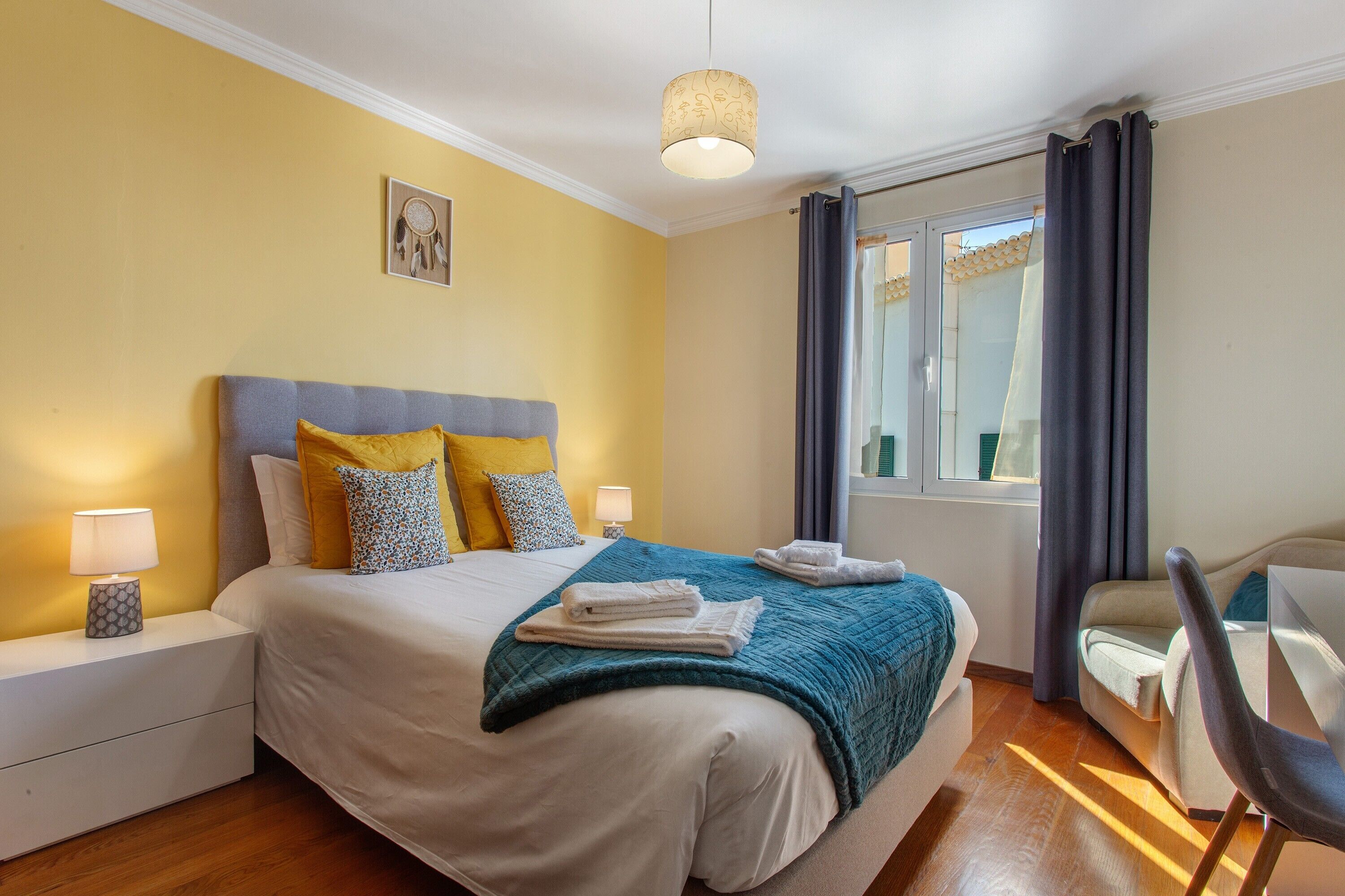 2 habitaciones, tabla de planchar con plancha y wifi gratis 