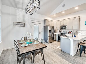 Dining - New Breathtaking Lakeside #1 Home (Porum)