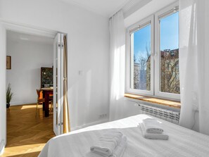 2 chambres, fer et planche à repasser, Wi-Fi, draps fournis