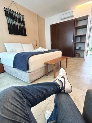 デラックス スイート | 高級寝具、羽毛の掛け布団、セーフティボックス (室内)、客室ごとに異なる装飾