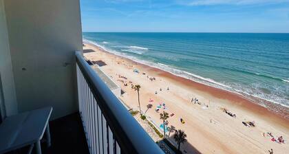 Ocean Front Studio with Amazing Views!