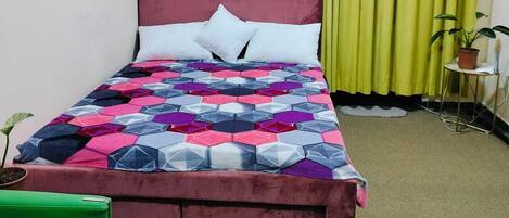 1 室のベッドルーム、WiFi、ベッドシーツ