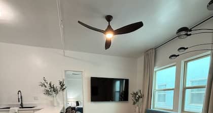 203 Vintage Escape in a 1930s Gem