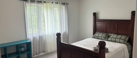 4 Schlafzimmer, Bügeleisen/Bügelbrett, kostenloses WLAN, Bettwäsche