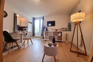 Dining - La Dolce Vita - House - Swimming pool - Parking - Garden - Ideal location. (Collioure)