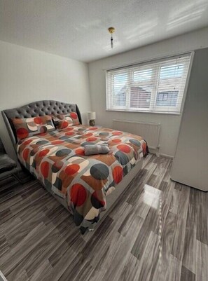 4 Schlafzimmer, kostenloses WLAN, Bettwäsche