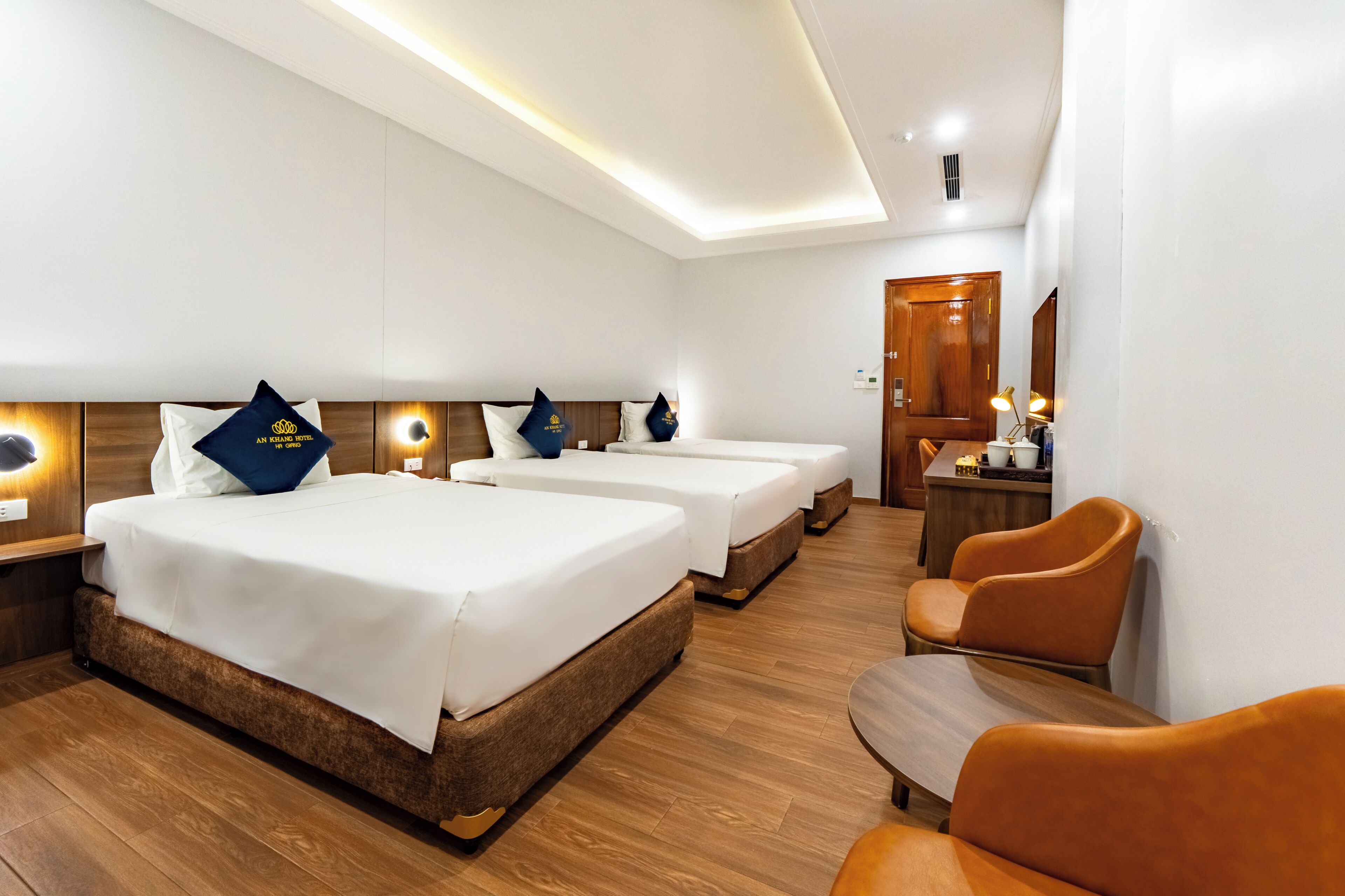 Dreibettzimmer | Hochwertige Bettwaren, Betten mit Memory-Foam-Matratzen