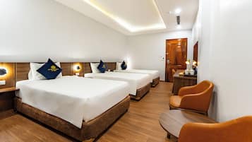 Dreibettzimmer | Hochwertige Bettwaren, Betten mit Memory-Foam-Matratzen