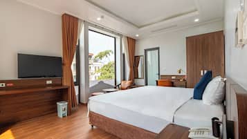 Deluxe-Doppelzimmer, Stadtblick | Hochwertige Bettwaren, Betten mit Memory-Foam-Matratzen