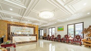 Coin salon dans le hall