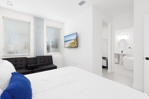 Unclassified image, 2 of 24, button