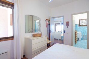 1 bedroom, bed sheets - Apartment 'Casa Vacanze Ribes' with Sea View, Shared Pool and Private Terrace (olbia)