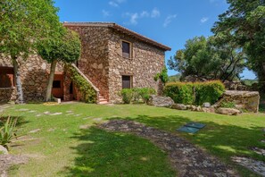 Exterior - Apartment 'Casa Vacanze Ribes' with Sea View, Shared Pool and Private Terrace (olbia)