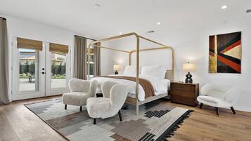 5 bedrooms, iron/ironing board, travel crib, free WiFi