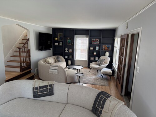 Gorgeous 4 bedroom house in Burns Park 10 min walk to  the Big House!