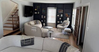 Gorgeous 4 bedroom house in Burns Park 10 min walk to the Big House!