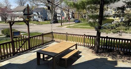 Gorgeous 4 bedroom house in Burns Park 10 min walk to the Big House!