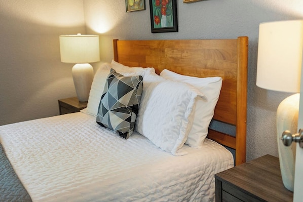 2 bedrooms, desk, iron/ironing board, WiFi