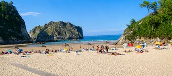 Tejasturias : La Franca Swimming Pool, Paddle Tennis and Beach