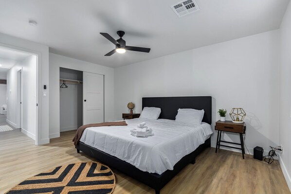 3 bedrooms, iron/ironing board, WiFi, bed sheets