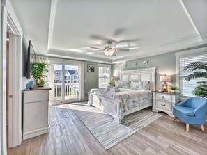 18 habitaciones, escritorio y tabla de planchar con plancha 