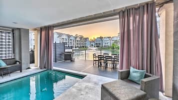 Et oppvarmet basseng