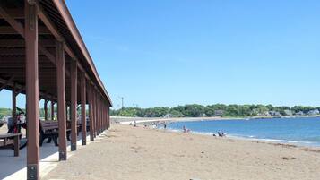 Camastros y toallas de playa