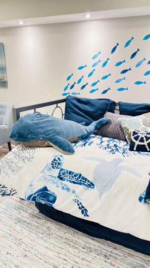 4 bedrooms, desk, iron/ironing board, free WiFi