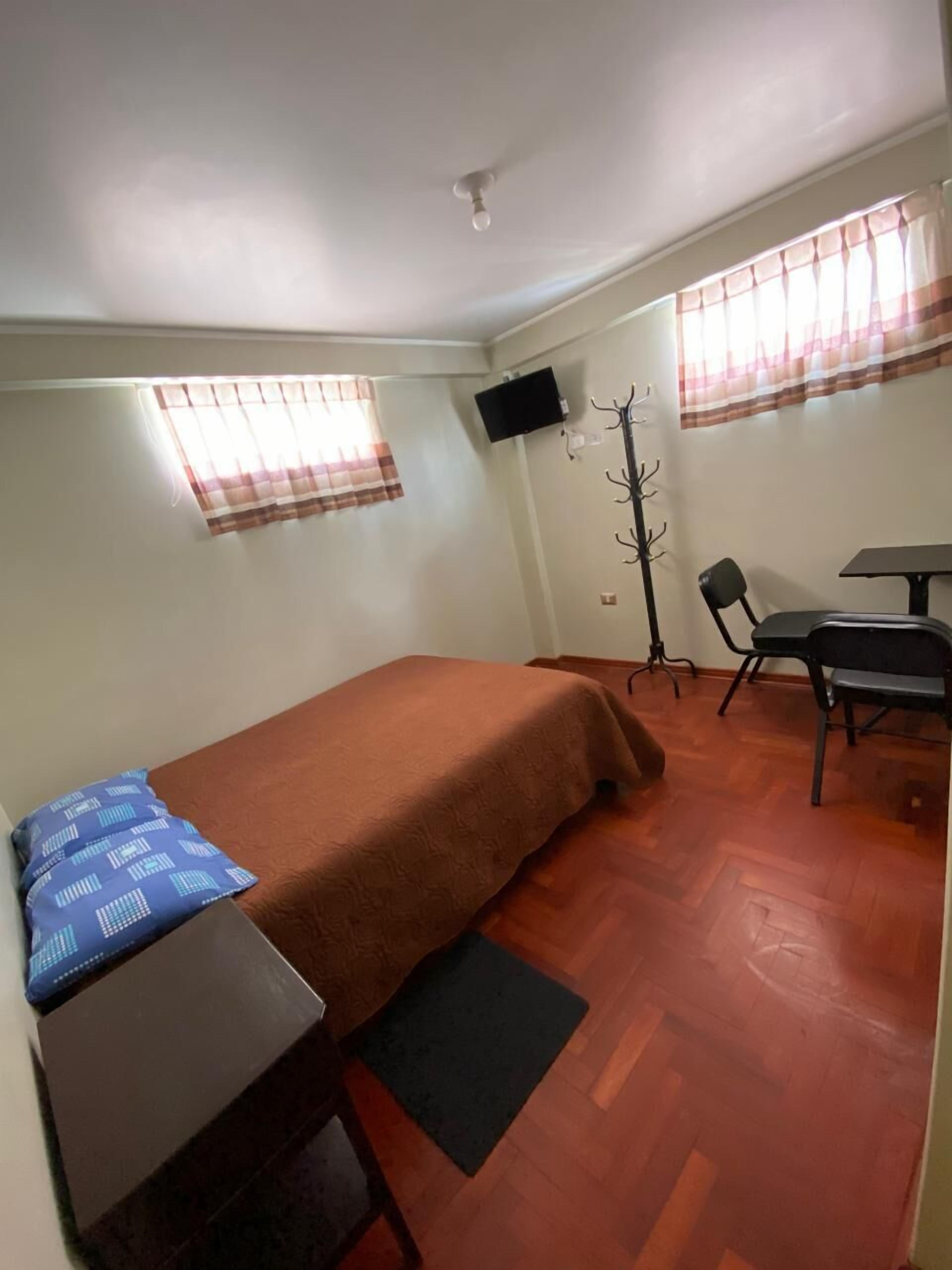 Classic-Doppel- oder -Zweibettzimmer, eigenes Bad | Hochwertige Bettwaren, Daunenbettdecken, laptopgeeigneter Arbeitsplatz