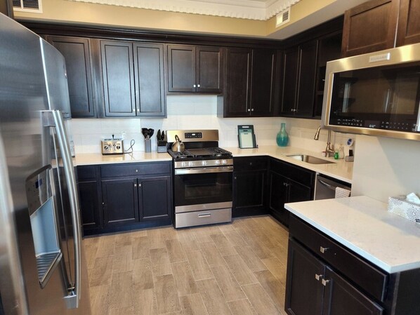Fridge, microwave, oven, stovetop