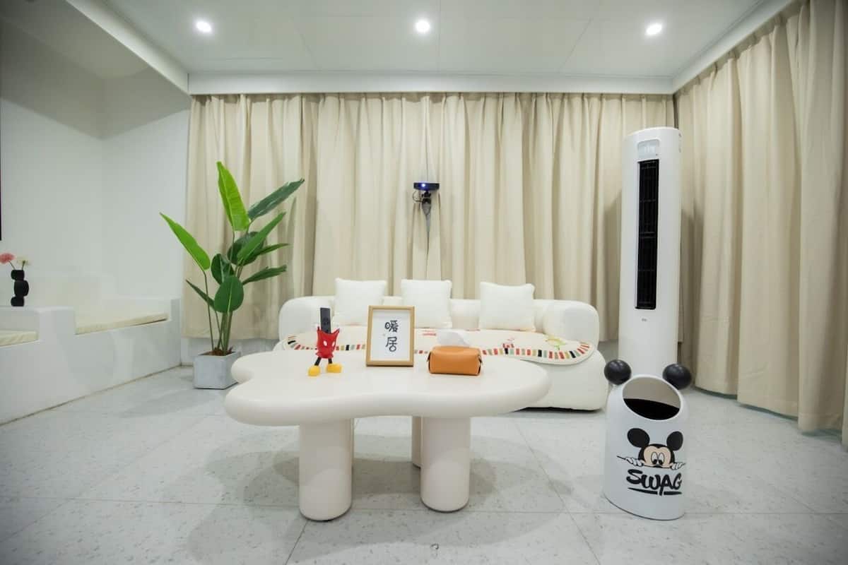 Quadrupla Deluxe, vista cortile | Biancheria da letto di alta qualità, copriletto in piuma