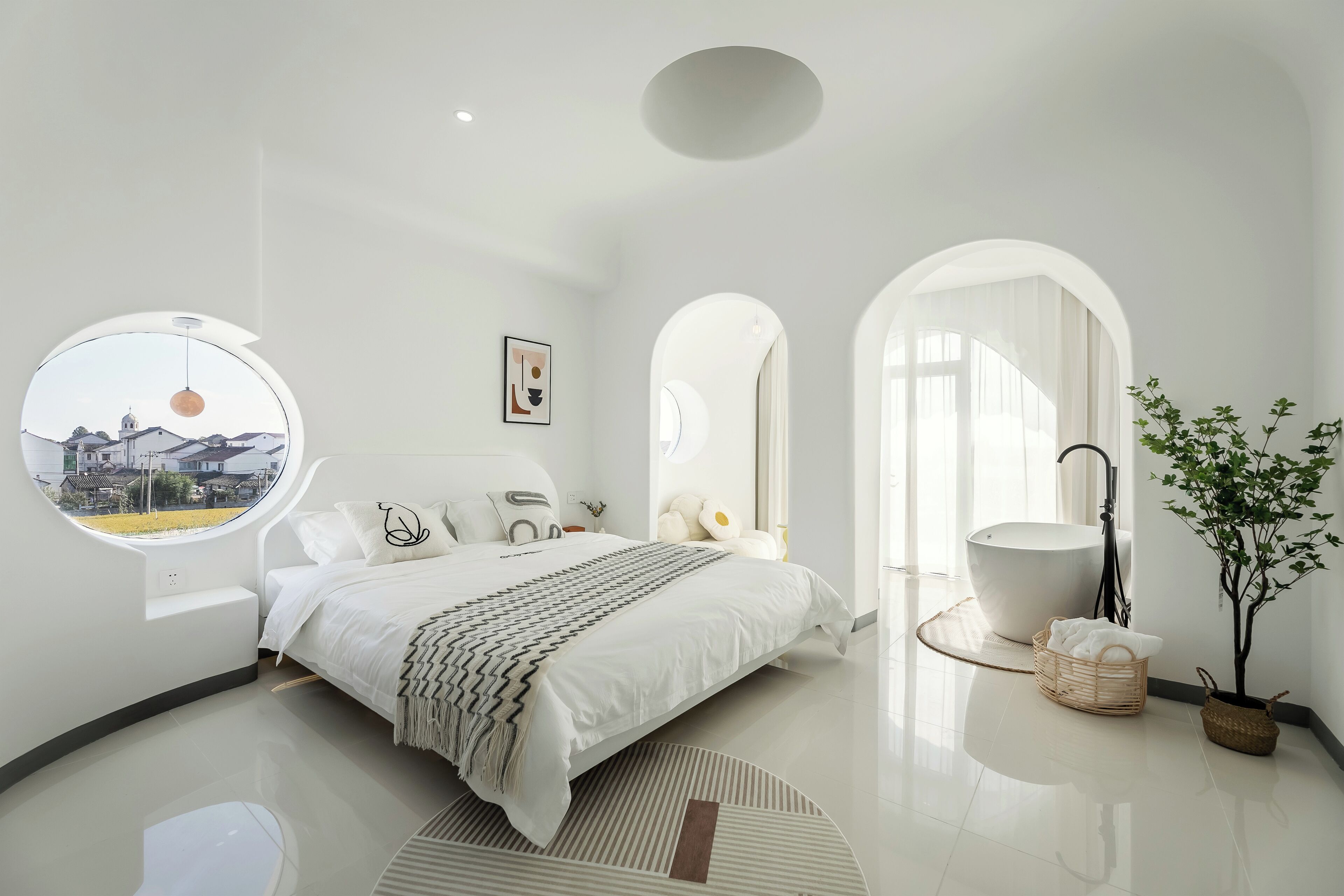 Deluxe-Doppelzimmer, Blick auf den Innenhof | Hochwertige Bettwaren, Daunenbettdecken