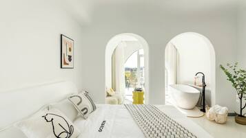 Deluxe-Doppelzimmer, Blick auf den Innenhof | Hochwertige Bettwaren, Daunenbettdecken