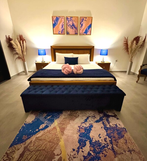 2 chambres, fer et planche à repasser, Wi-Fi, draps fournis