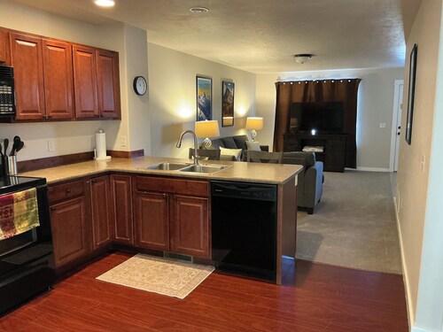 Quiet 3-bedroom condo with WiFi in Bozeman