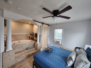 5 bedrooms, iron/ironing board, WiFi, bed sheets