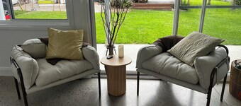 Callistemon Cathos Beach Cottage 8 mins walk to beach (dog-friendly)