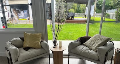 Callistemon Cathos Beach Cottage 8 mins walk to beach (dog-friendly)