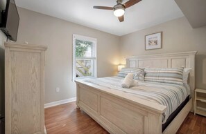 2 habitaciones, tabla de planchar con plancha, wifi y ropa de cama