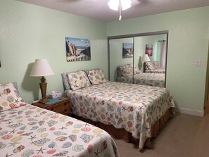 2 bedrooms, iron/ironing board, WiFi, bed sheets - Beach lovers, this one is for you! Two-bedroom condo in marvelous Myrtle Beach! (Myrtle Beach)
