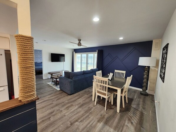 Interior - Coastal Cove-Pet Friendly Unit, Next to Water Park (Atlantic City)