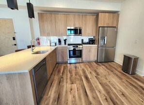 Fridge, microwave, oven, stovetop