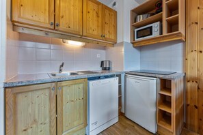 Kühlschrank, Mikrowelle, Geschirrspüler