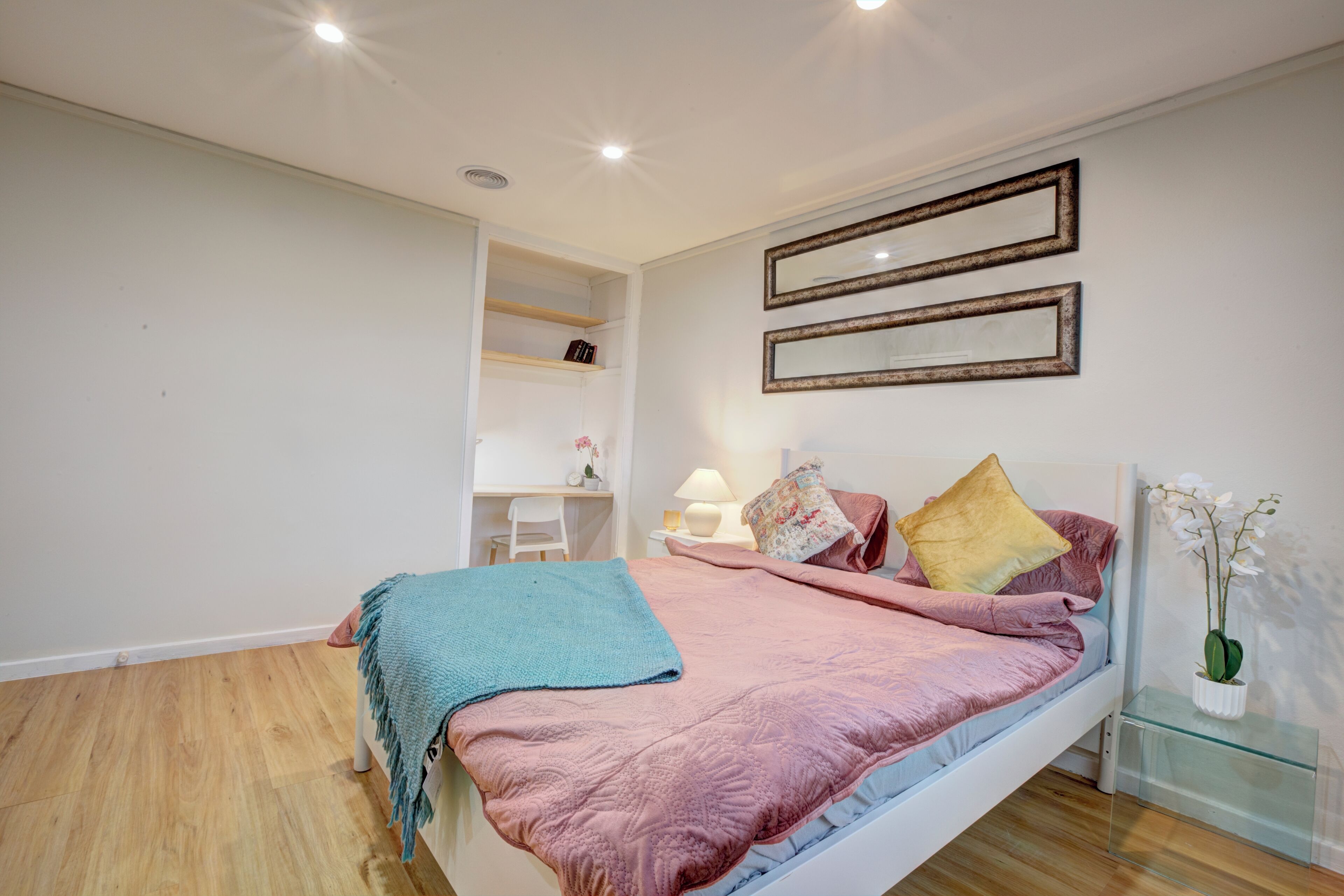 1 bedroom, desk, iron/ironing board, WiFi