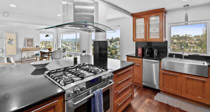 Spectacular Views & Tranquil Retreat in Los Feliz