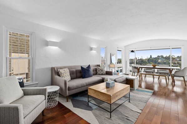 Smart TV, fireplace, video games, books