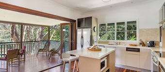 Absolute River Front & Views - Close to beach and shops