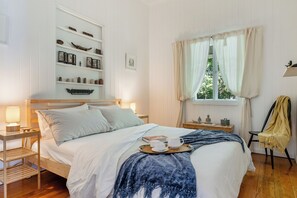 3 habitaciones, tabla de planchar con plancha, wifi y ropa de cama 